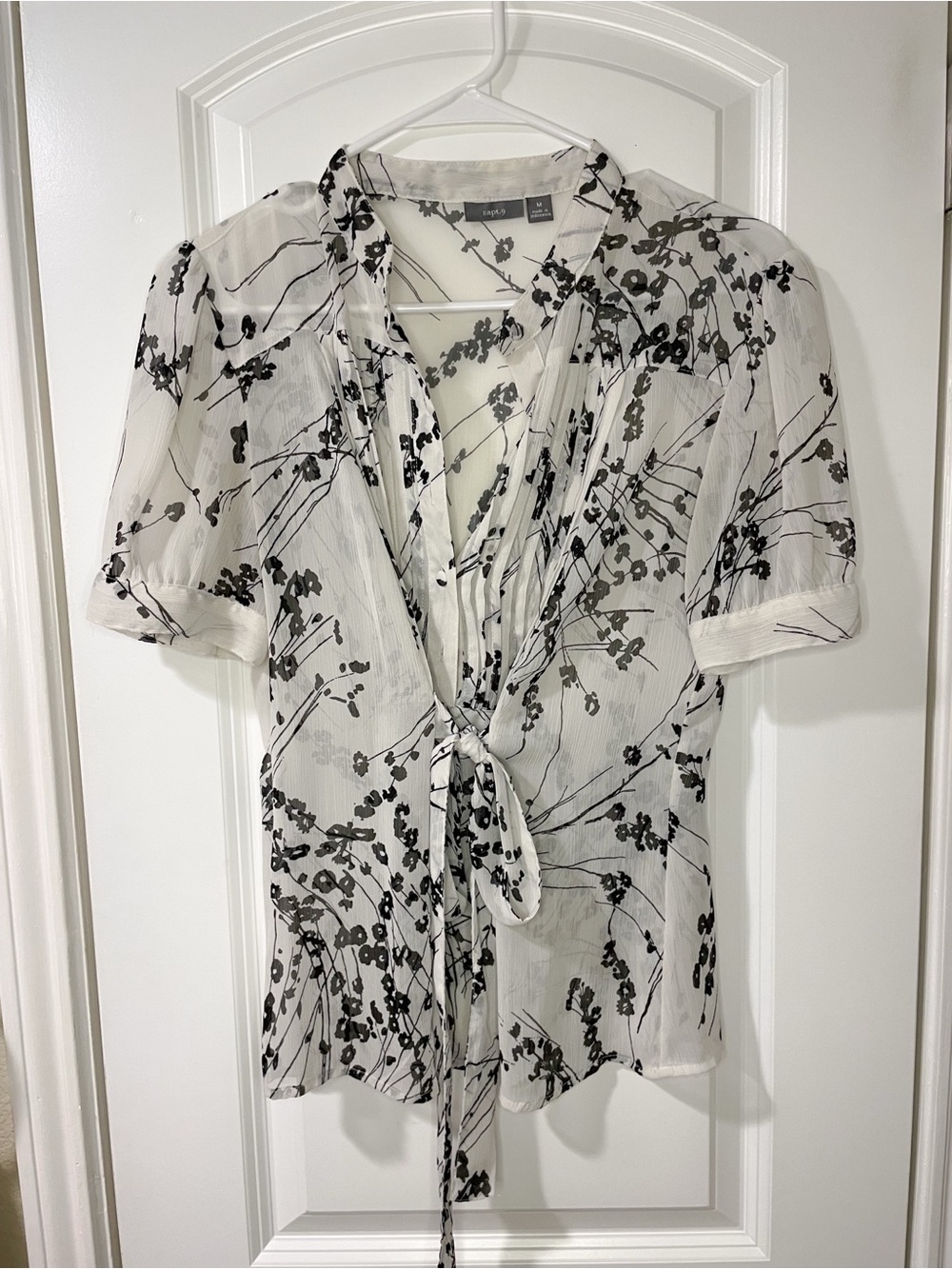 Apt. 9 Black & White Floral Blouse